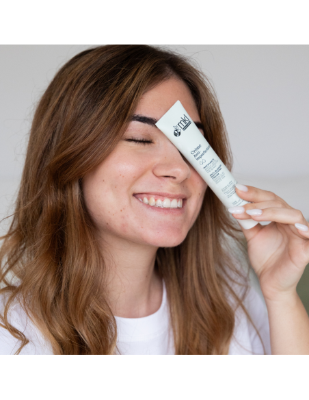 ANTI-BLEMISH MATTIFYING CREAM